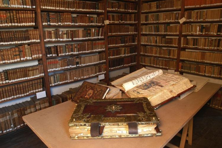 Biblioteca di libri antichi Del Museo Leone